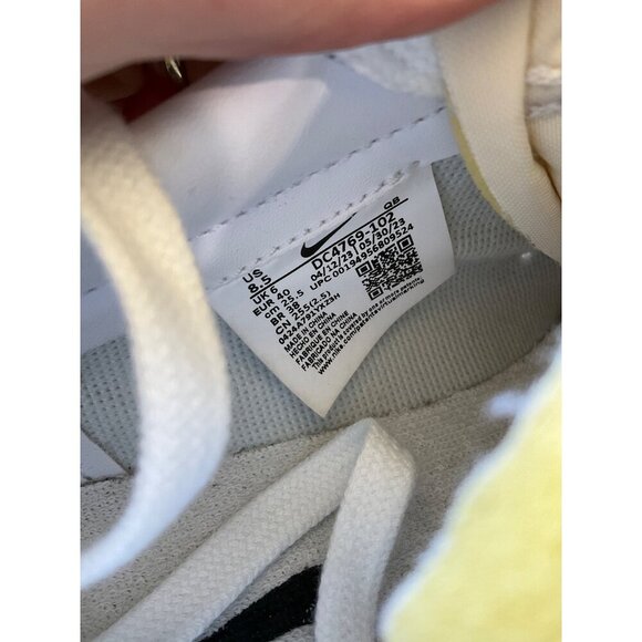 Nike Blazer Low '77 Sneakers in White Black Sail 8.5 with box Womens Athletic - Picture 14 of 17